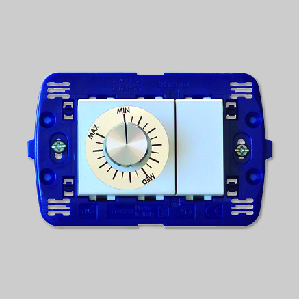 <strong>APP VMC DOMESTIC</strong><br>Aplicación que permite el control de la unidad con una aplicación móvil. Requiere el uso del módulo APP RF (accesorio)