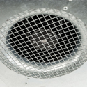 <strong>Protection guard</strong> on fan inlet.