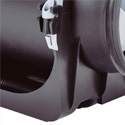Pré-montagem do corpo do ventilador com o pé-suporte, que permite ao instalador orientar o aparelho mantendo as mãos livres.