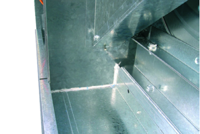 <strong>Caja estanca</strong> que evita la salida de condensados